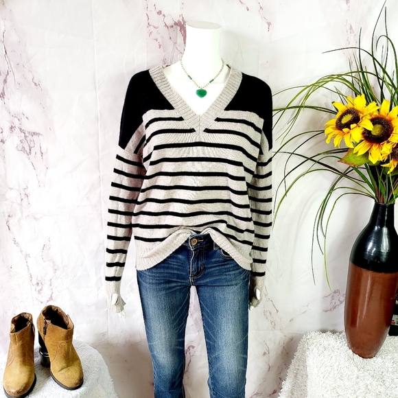 27 Miles Cashmere Striped Black and Gray Sweater - Picture 1 of 7